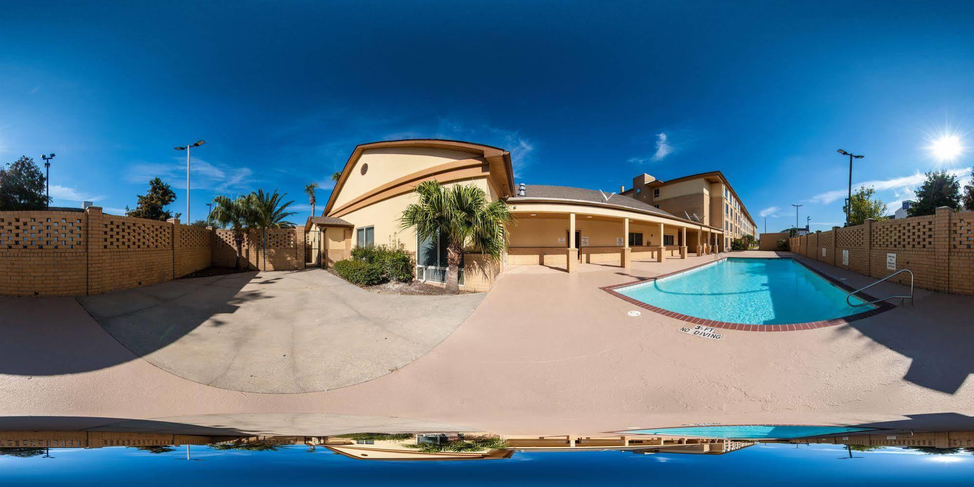 Отель La Quinta Новый Орлеан Экстерьер фото